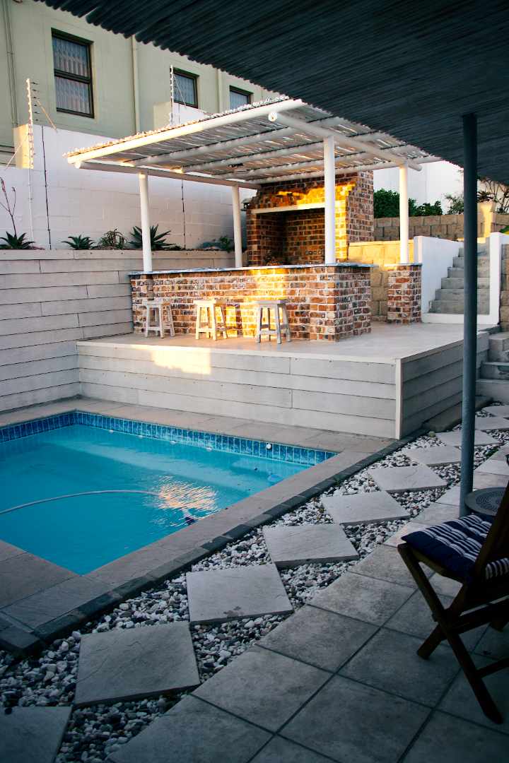 To Let 4 Bedroom Property for Rent in Bloubergstrand Western Cape